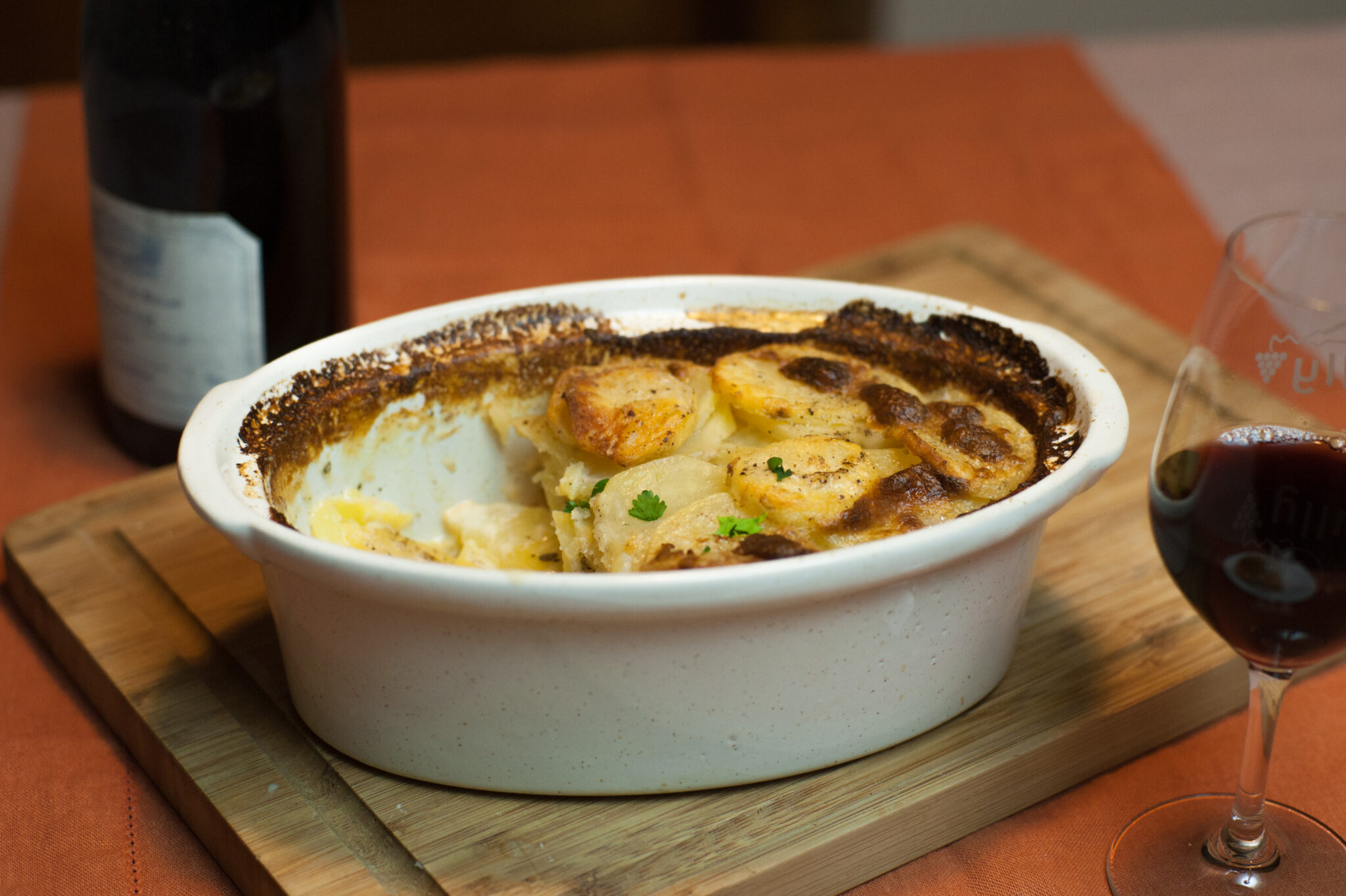 Gratin dauphinois d'Etchebest : l'accompagnement parfait pour vos viandes