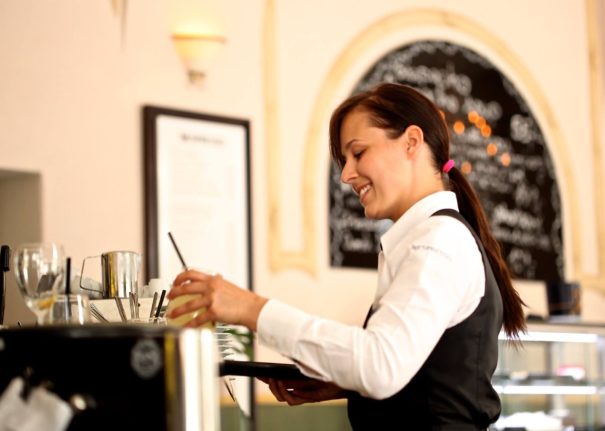 Découvrez en quoi consiste le contrat d’extra en restauration